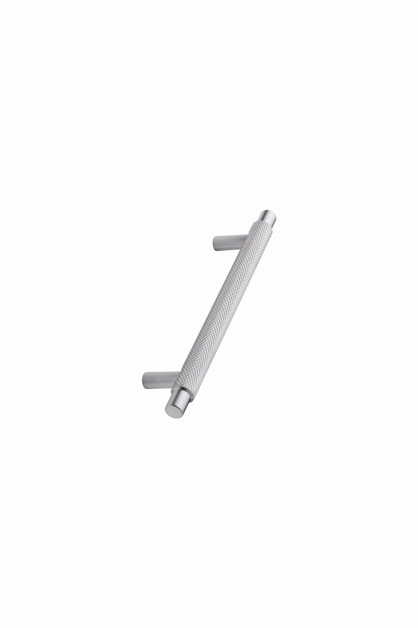 Manor 128 metall silver långsträckt möbelhandtag