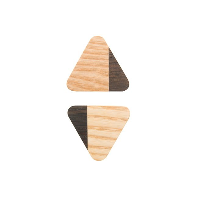Just Two Triangle Furniture Knop 38 Trä Ek med Lönn Lätt Mjuk Olja Färglös Halvmatt