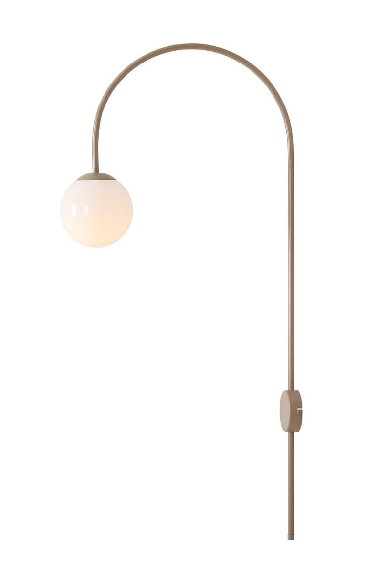 Una metall beige vägglampa