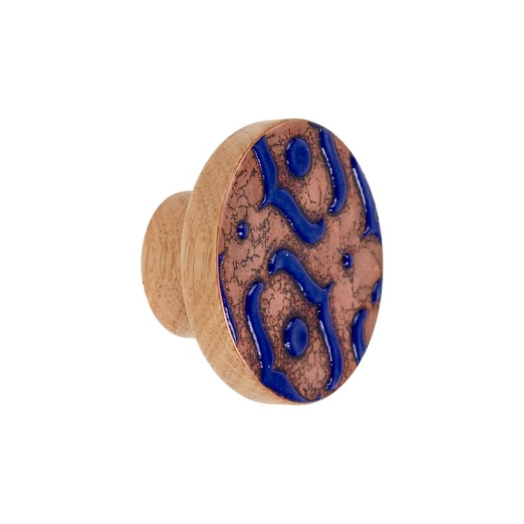 Bouton de meuble en chêne, modèle I 50, émaillé outremer, huilé dur, incolore, semi-mat